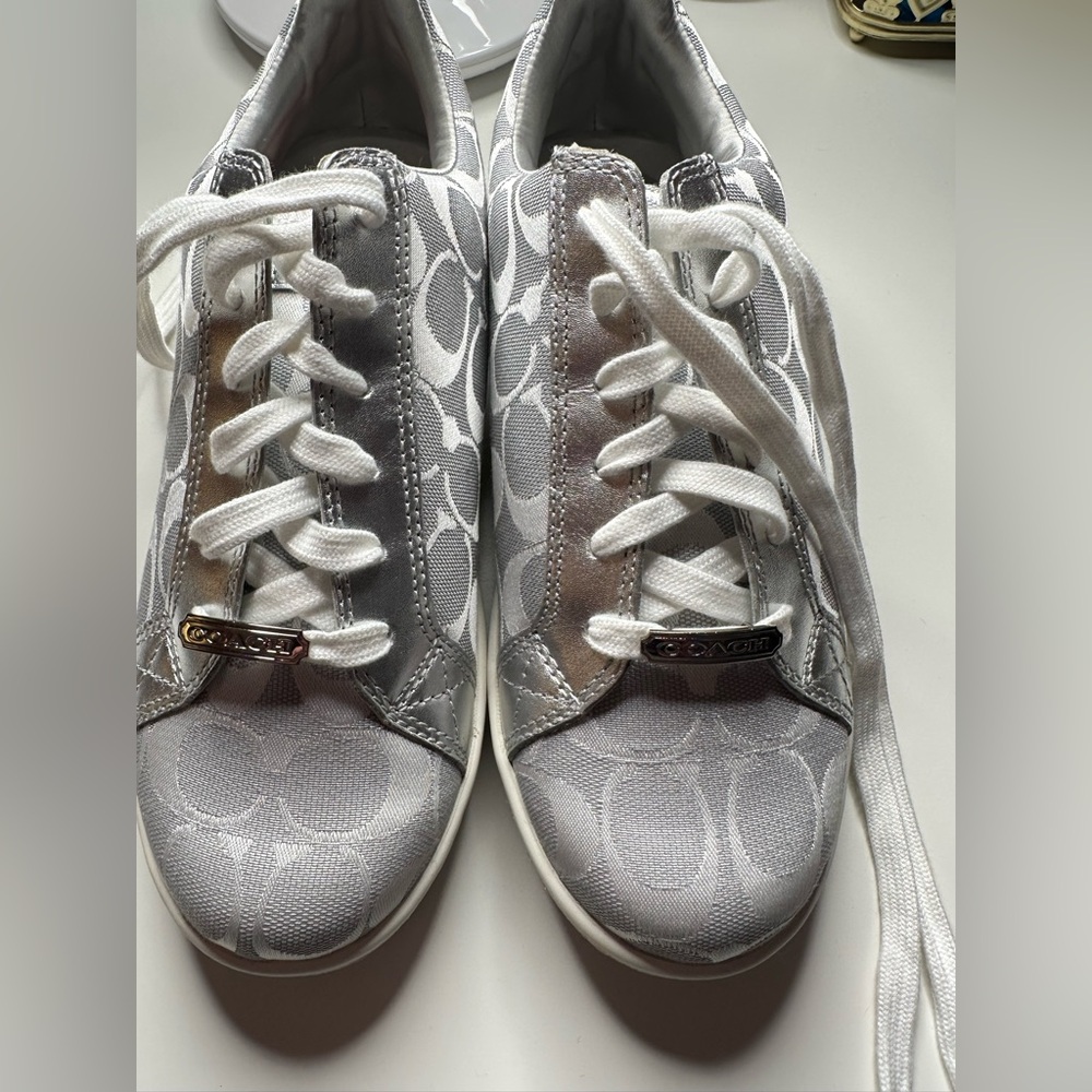Coach Silver and White Patterned Sneakers
FINAL PRICE - Picture 4 of 11